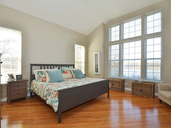 4th image of 575 Cypress Point Ct