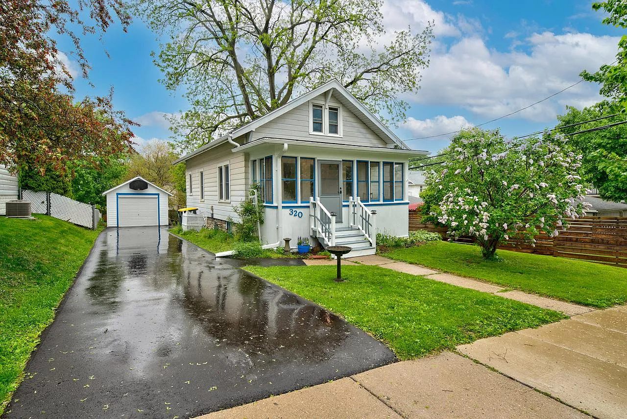 320 Frederick STREET photo 1
