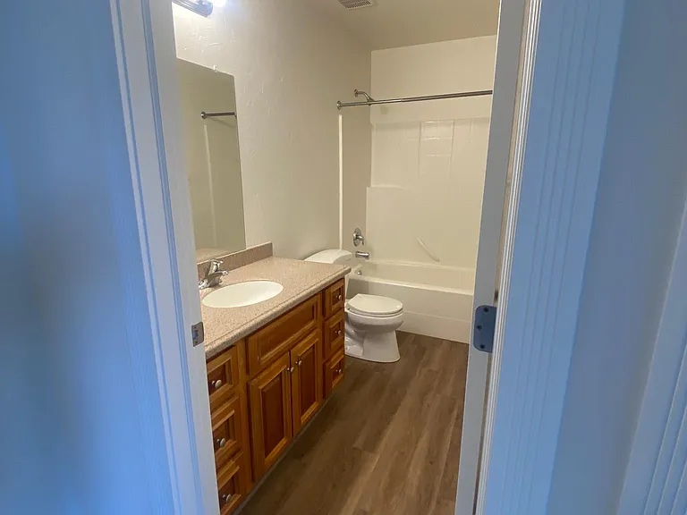 1587 N 565 W #104 — Photo 13