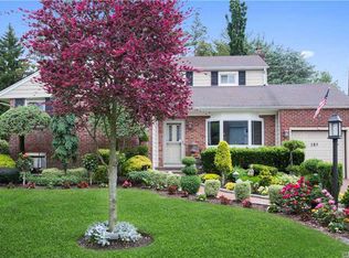 183 Wickham Rd, Garden City, NY 11530