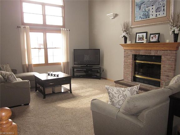 2nd image of 4882 Cabernet Dr
