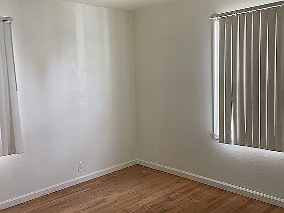 4th image of 4432 Le Park Dr