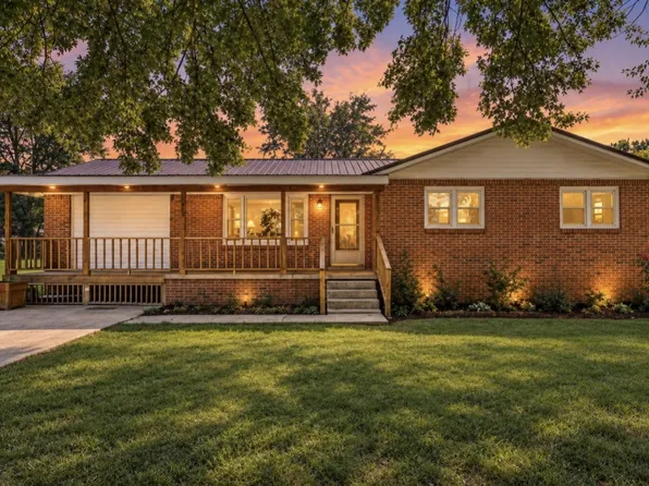 112 Smith Ave, Huntland, TN 37345