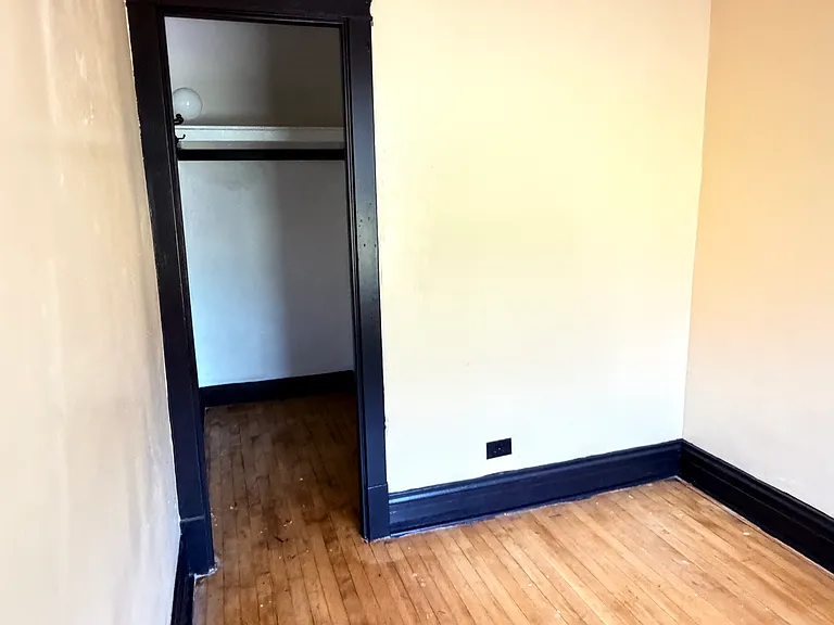 4334 S Western Ave #2 — Photo 3