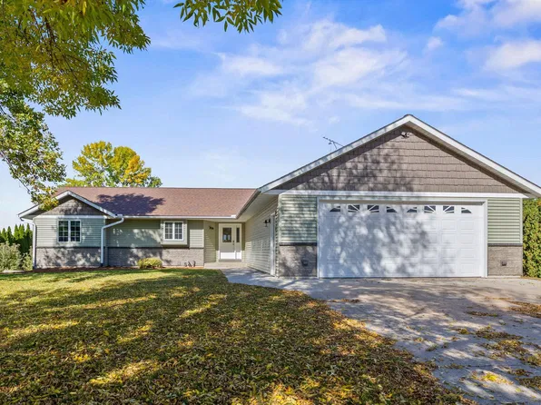 145 Airport Rd, Hutchinson, MN 55350
