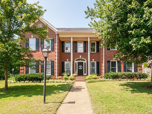 2nd image of 1001 Willoughby Way
