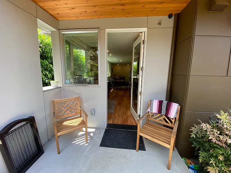 2351 Franklin Ave E #101 — Photo 9