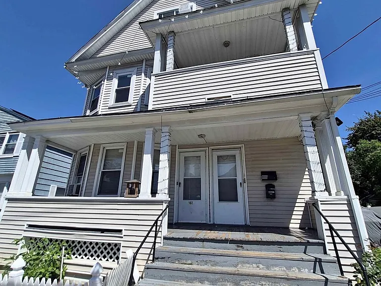 100-102 Horace St #1 — Photo 3