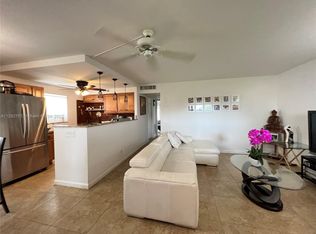 21 Saxony Cir #A, Delray Beach, FL 33446