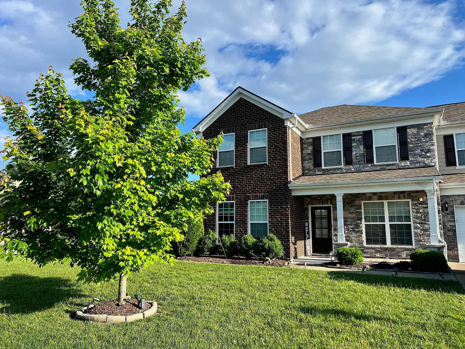 5 bed, 3428 sqft, $3,799 — Photo 2