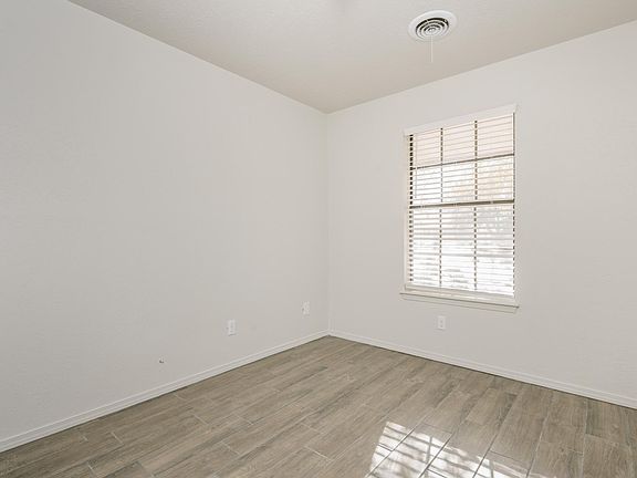 5th image of 6008 Estacado Ln