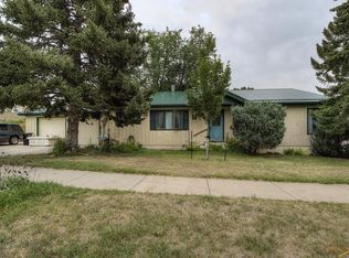 318 S Berry Pine Rd, Rapid City, SD 57702