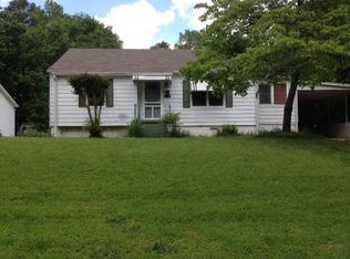 65 4th St, Newnan, GA 30263