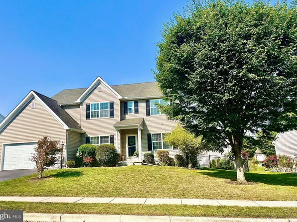 223 Torrington Dr, York, PA 17402