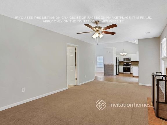 3rd image of 1700 Chanson Pl NE
