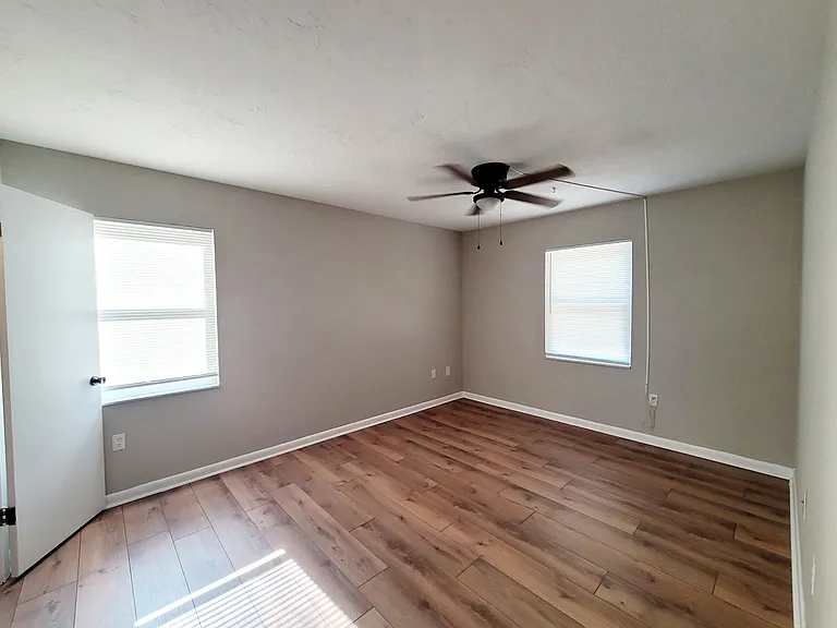 3116 W University Ave — Photo 35