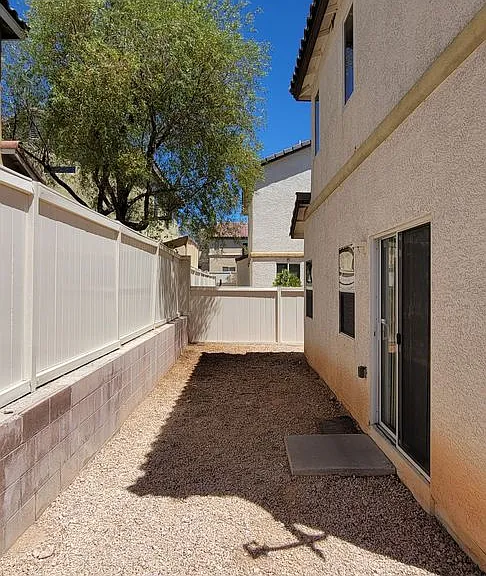 9967 Carrizo Springs Ave — Photo 27