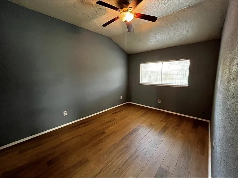 11013 Crenchrus Ct — Photo 6