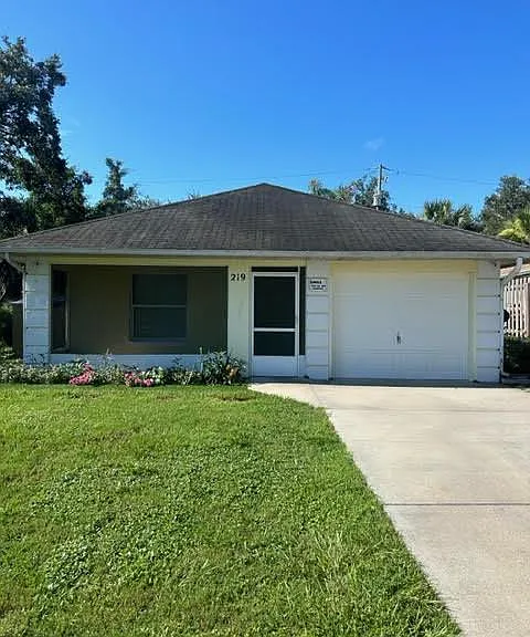 219 13th Pl SW — Photo 1