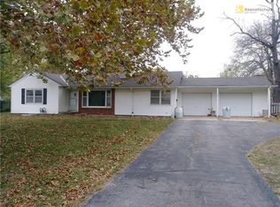 720 W Cedar St, Olathe, KS 66061
