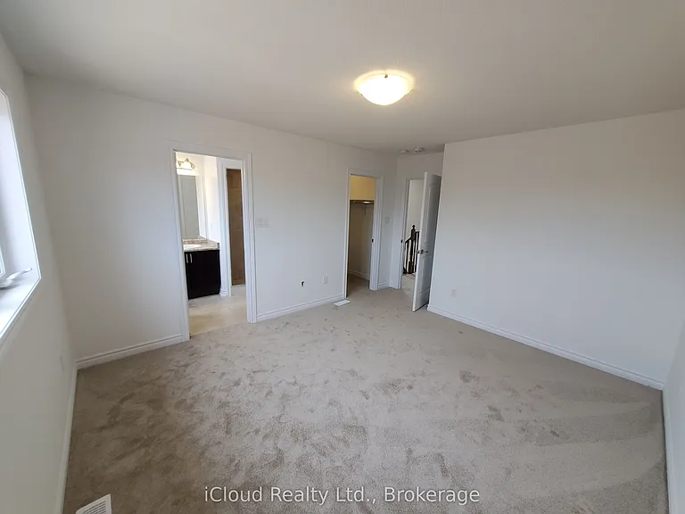 152 Werry Ave — Photo 9