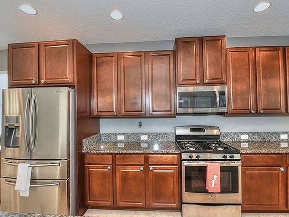 3rd image of 218 Brookline Trl