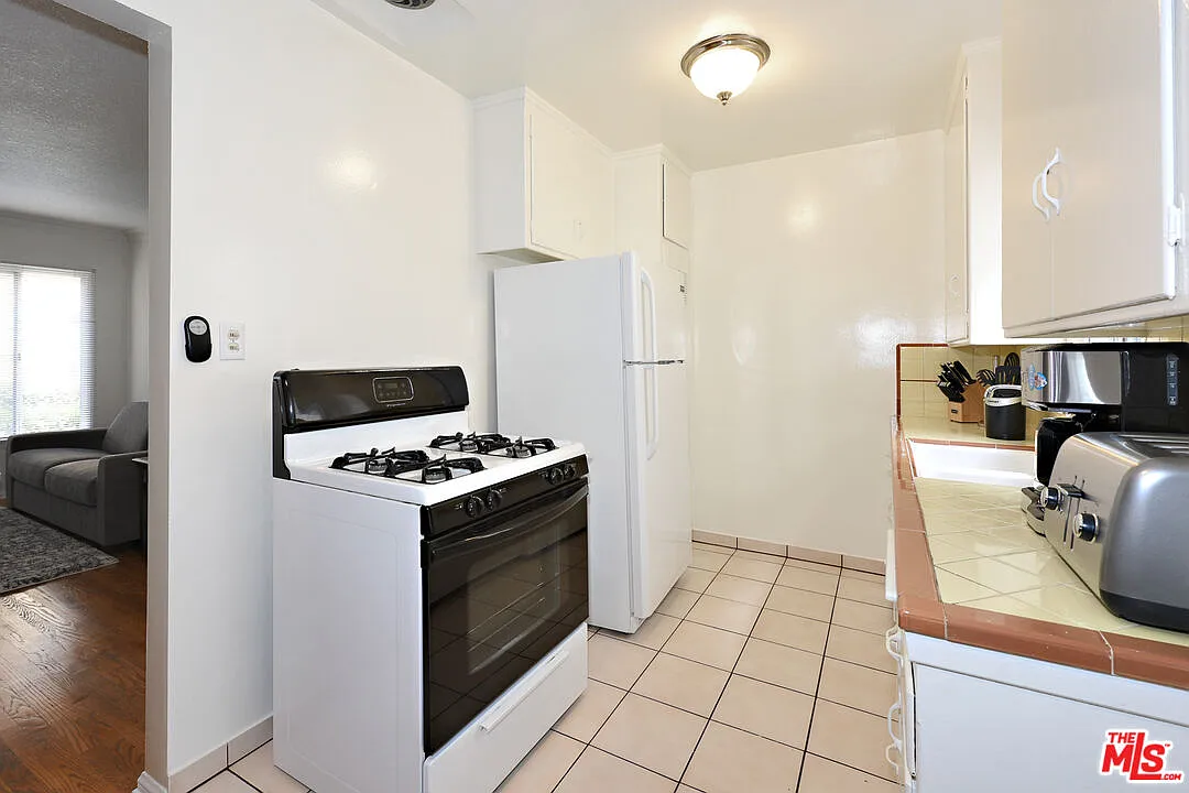 3559 Sawtelle Blvd — Photo 4