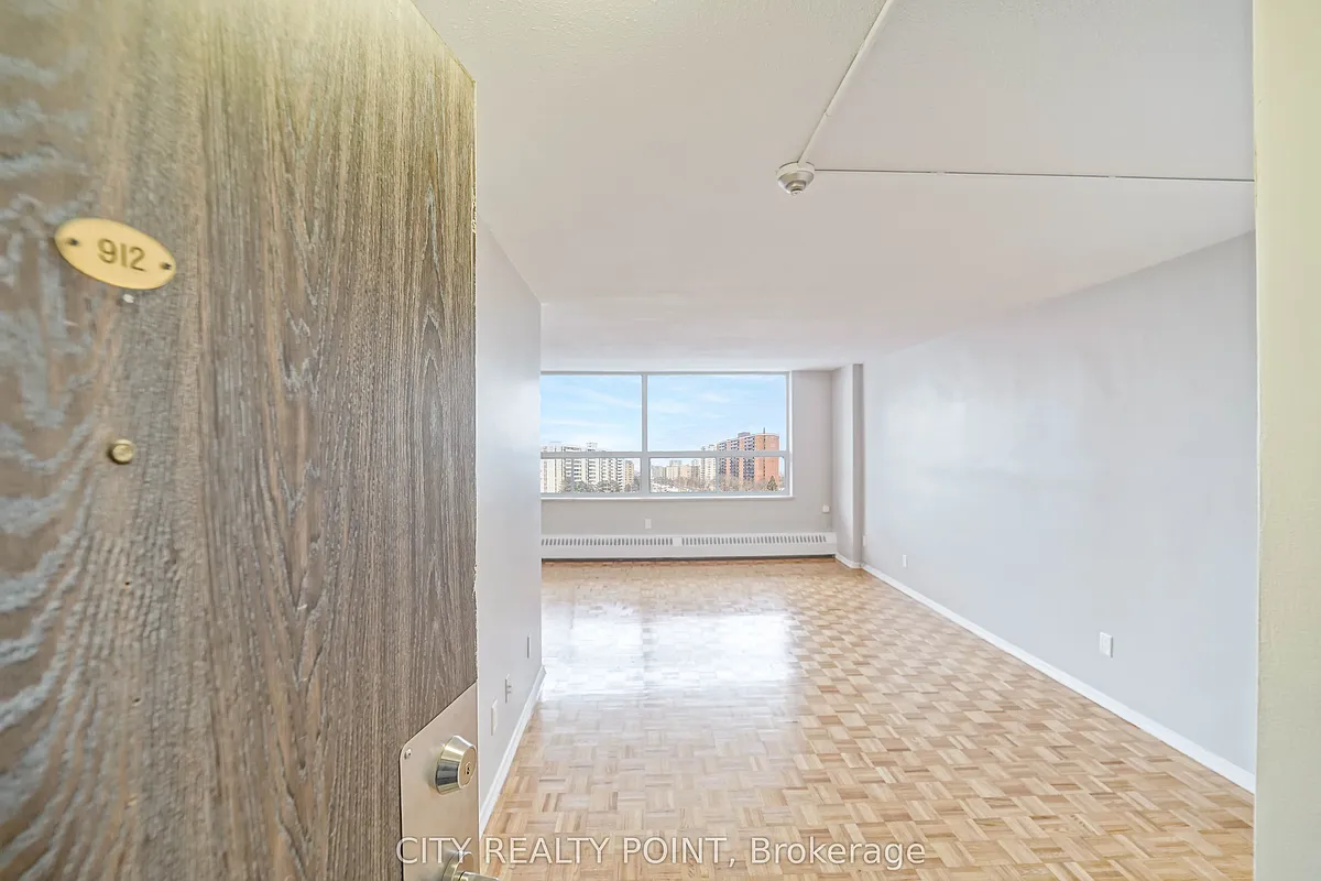 Building Photo - 6200 Bathurst St #912