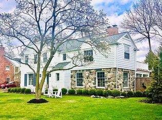 554 Fairfax Ave, Birmingham, MI 48009