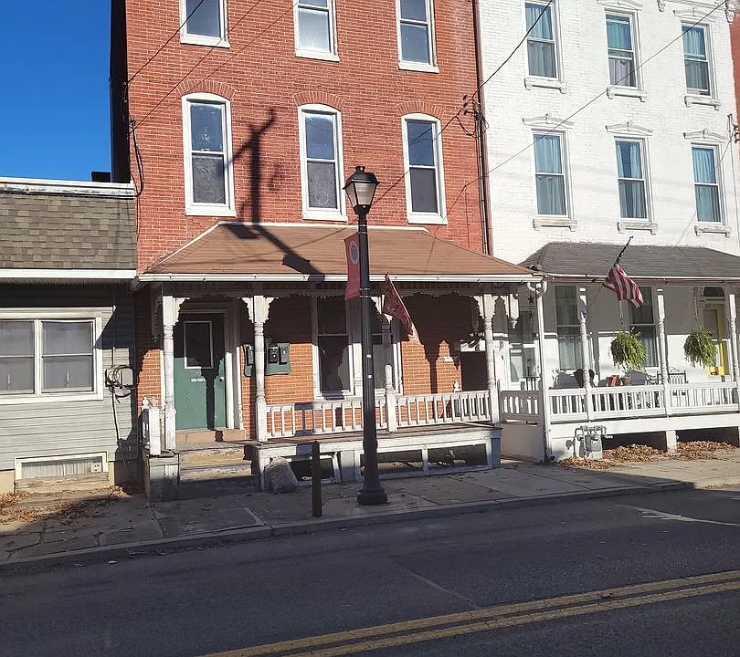 223 Main St