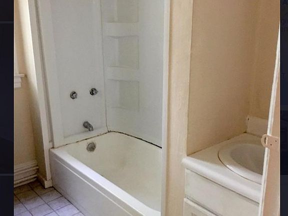 3rd image of 513 Boissevain Ave APT 5