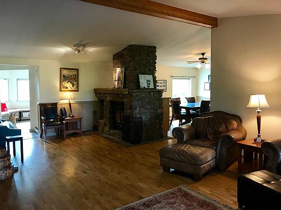 5th image of 164 Tracy Ann Dr