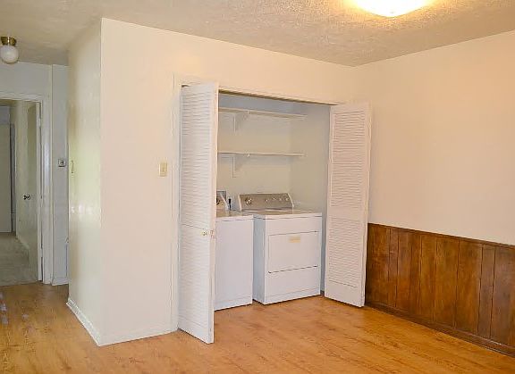 3rd image of 2404 Bandera Dr APT D