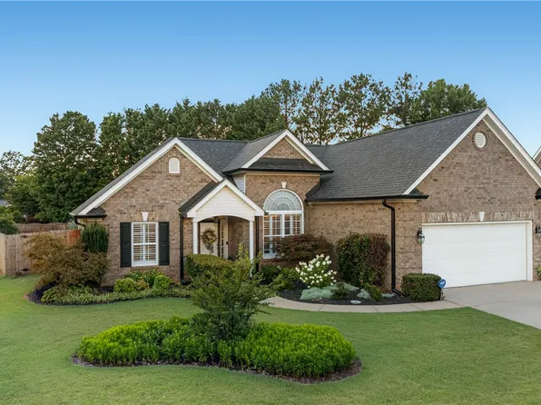 116 Glenaire Dr, Greer, SC 29650