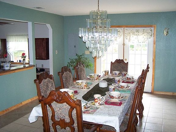 3rd image of 3040 Lamesa Dr