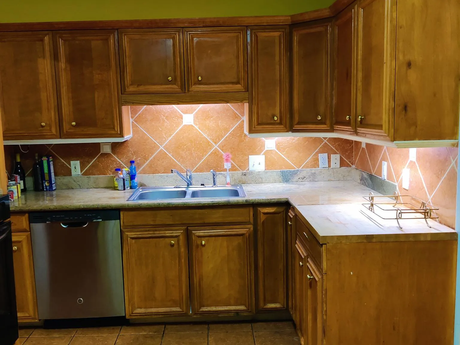 5 bed, 2738 sqft, $1,995 — Photo 4