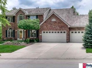 17207 T Cir, Omaha, NE 68135