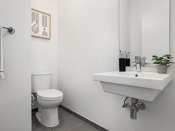 2nd image of 7410 Kercheval Ave #202