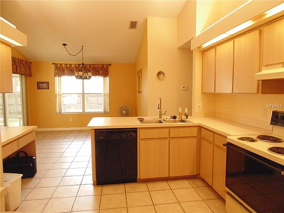 4th image of 2249 Groveland Dr