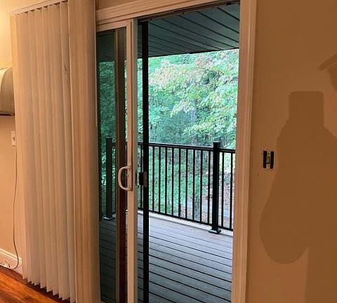 4th image of 1710 Skyline Dr Unit 11