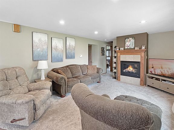 4th image of 837 Gehl Ln