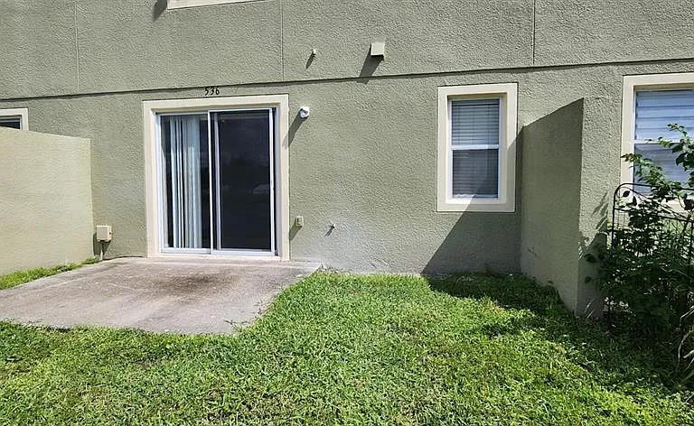 536 Cresting Oak Cir #10 — Photo 3