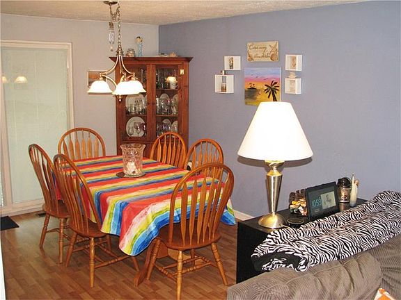 5th image of 1030 Crestwood Dr