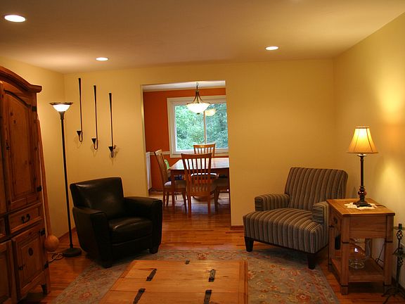 3rd image of 5945 Glen Hill Dr