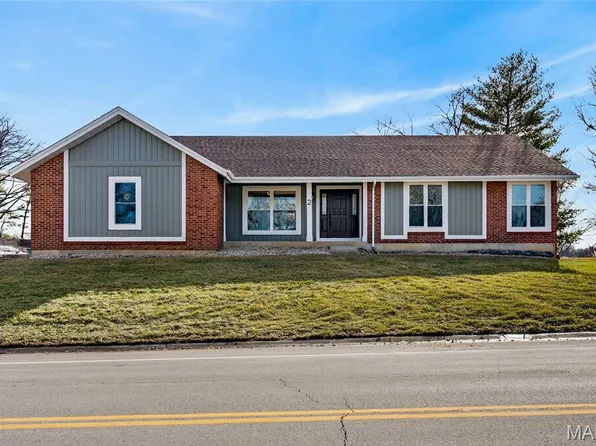 2 Riviera Ct, Lake Saint Louis, MO 63367