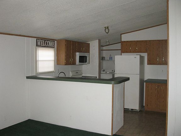 3rd image of 253 Hill Dr
