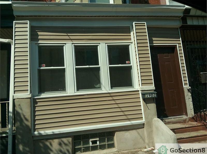 1st image of 1902 E Monmouth St