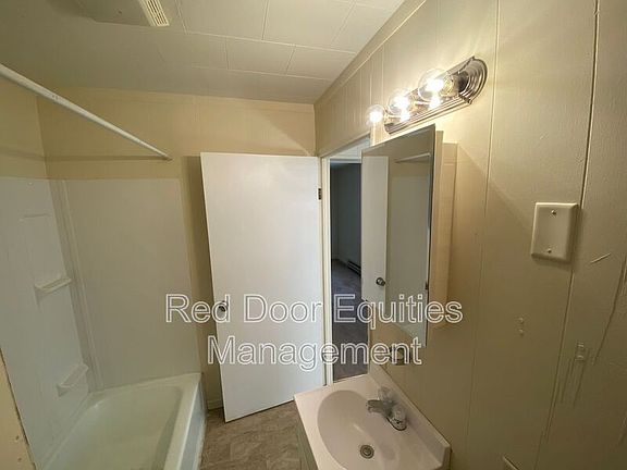 4th image of 1233 Williams Dr #1/2