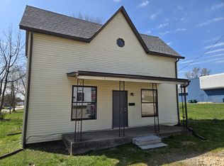 109 E Caroline St, Belleville, IL 62226