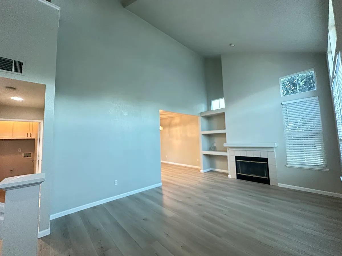 Building Photo - Newport Cove Way